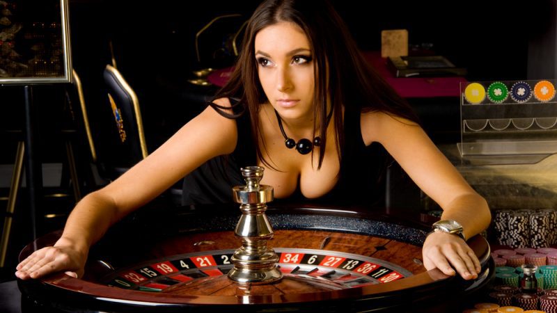 Живые дилеры в онлайн-казино: преимущества и недостатки